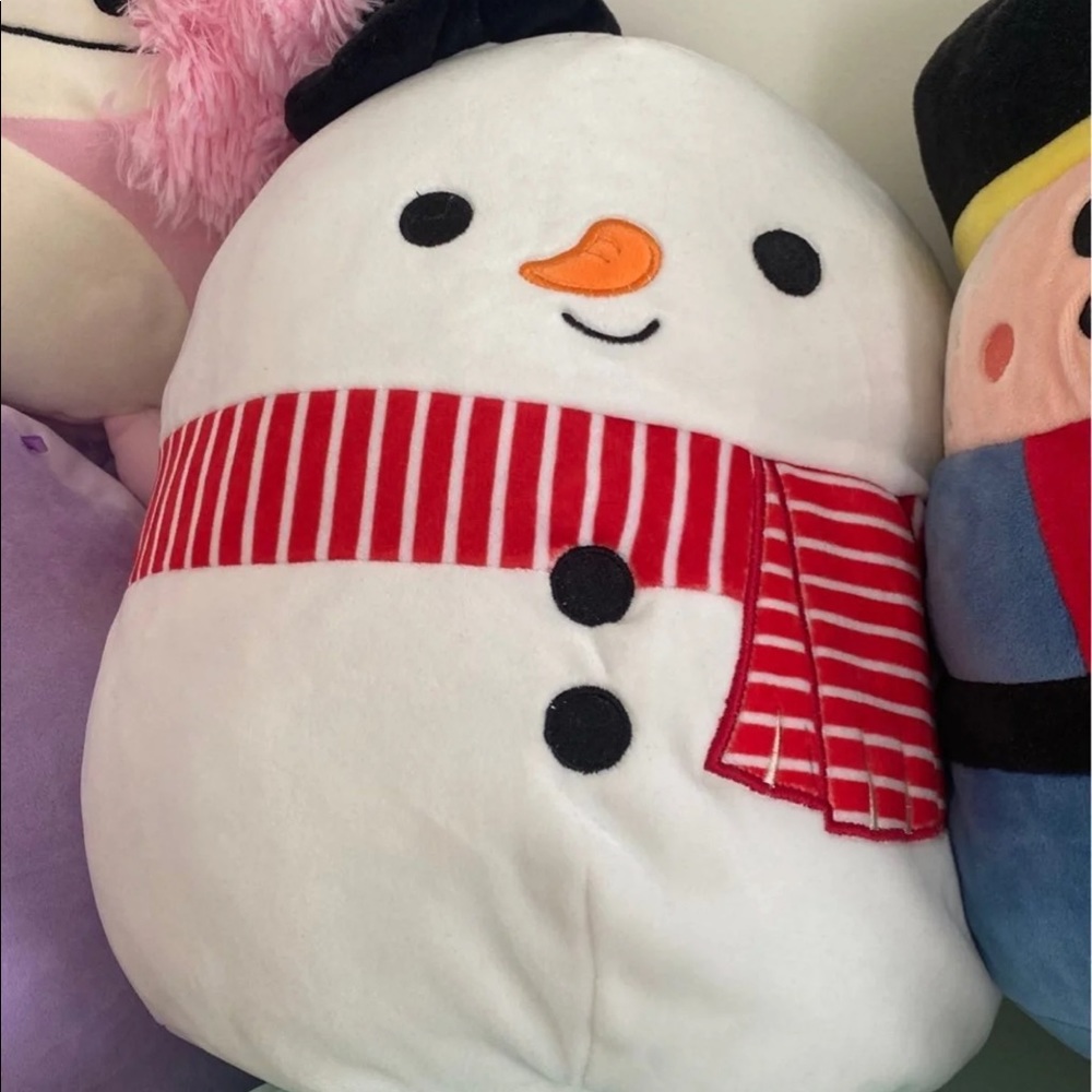 Manny the snowman 12in squishmallow